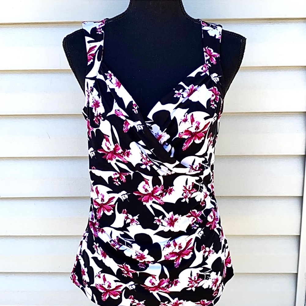 White House Black Market Sleeveless Floral Cami Tank